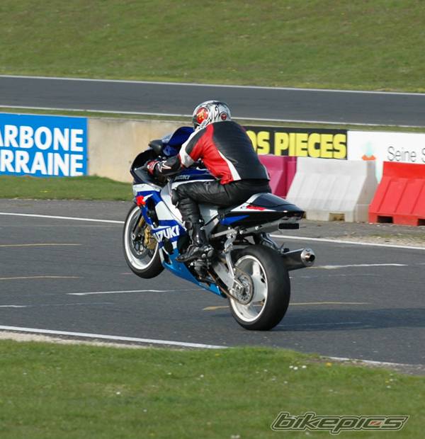 2001 SUZUKI GSX R 1000 | Picture 438944 motorcycle photo