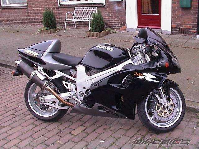 1999 SUZUKI TL1000R | Picture 43964 motorcycle photo