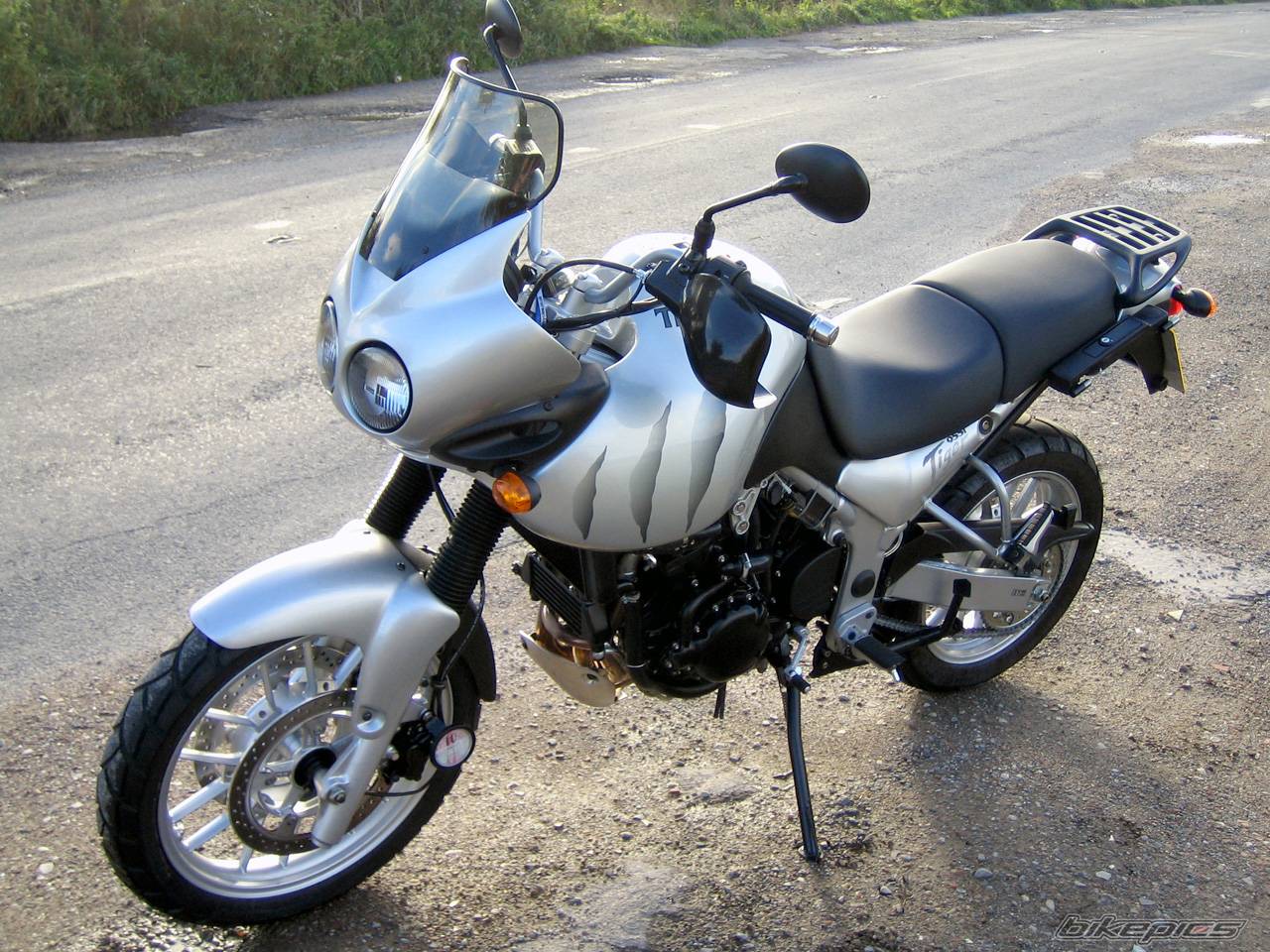 2005 TRIUMPH TIGER | Picture 440081 motorcycle photo