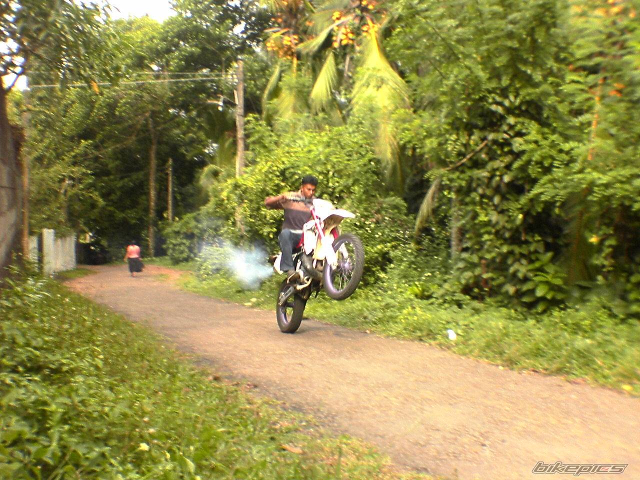 2002 YAMAHA WR 200 | Picture 446461 motorcycle photo