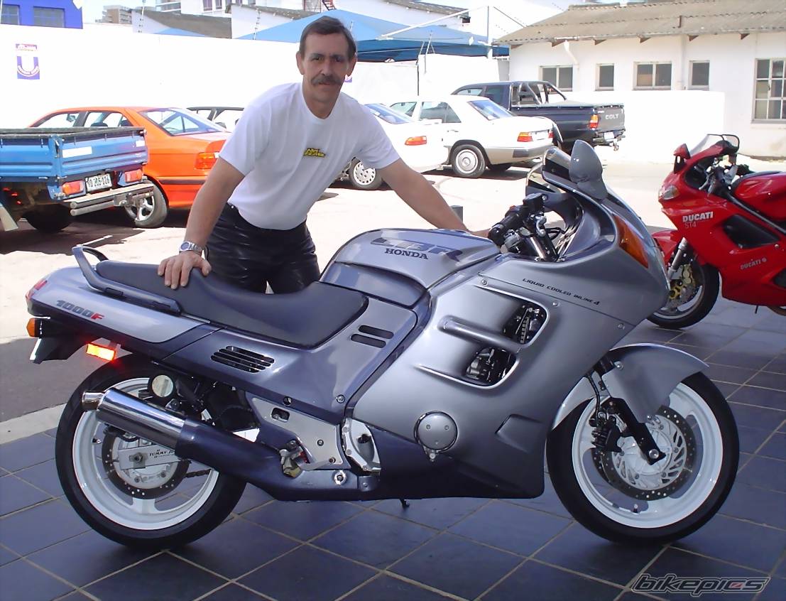 1990 HONDA CBR 1000 F | Picture 450026 motorcycle photo