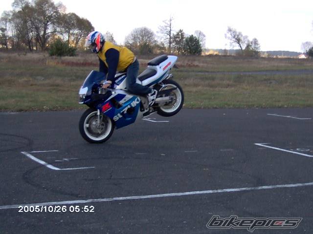1999 SUZUKI GSX R 600 | Picture 454612 motorcycle photo