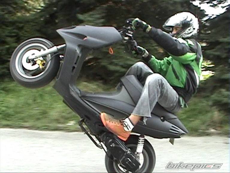 2005 MALAGUTI PHANTOM 50 F12 | Picture 461435 motorcycle photo