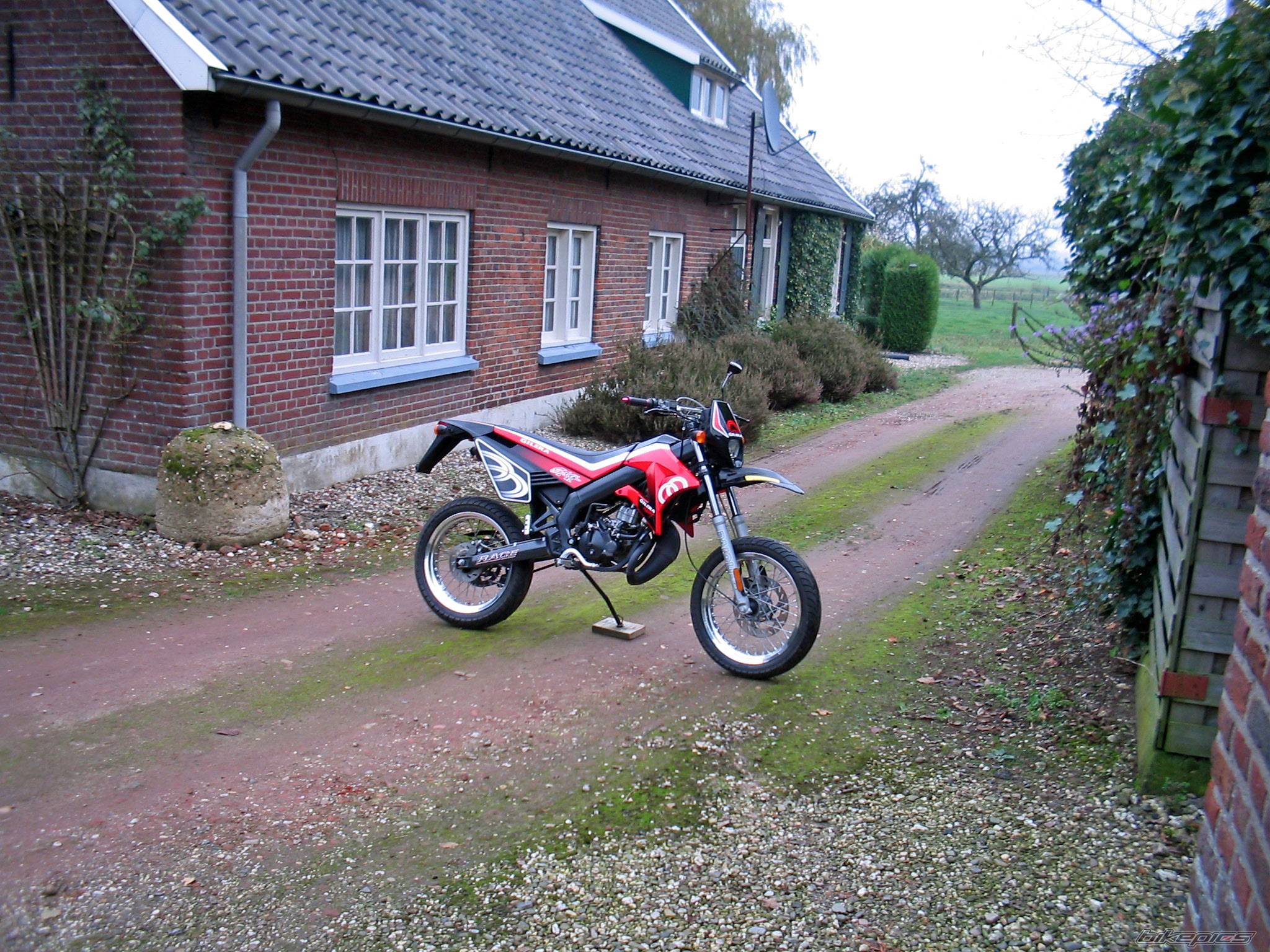 2004 GILERA SMT 50 | Picture 470314 motorcycle photo