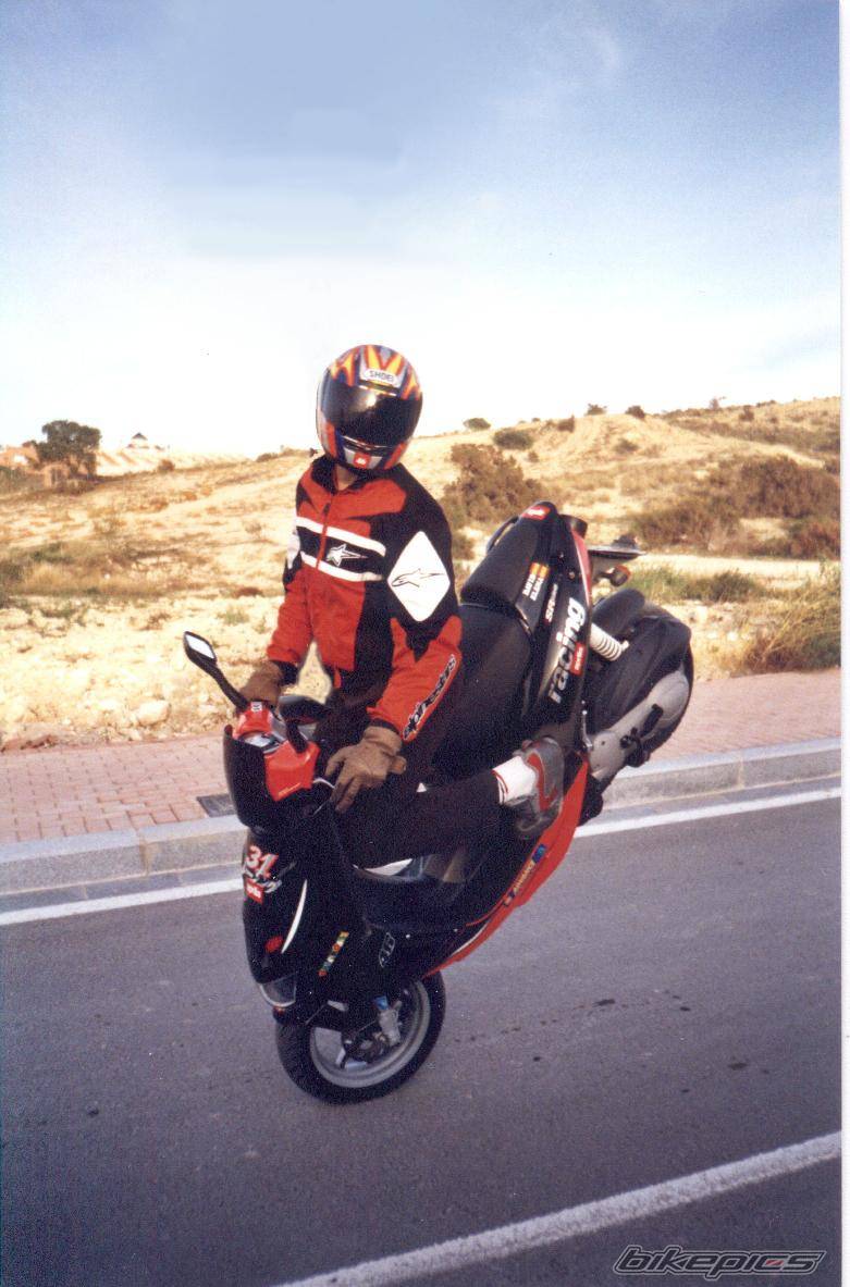2000 APRILIA SR 125 | Picture 47190 motorcycle photo