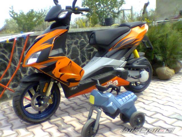 2005 APRILIA SR 50 | Picture 472519 motorcycle photo