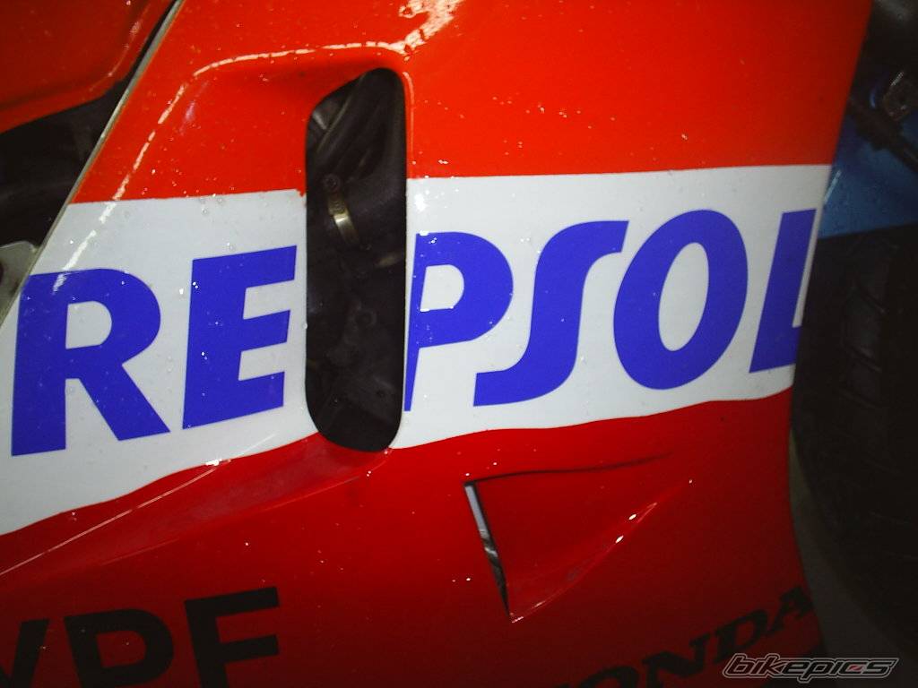 2006 HONDA VFR 400 | Picture 473558 motorcycle photo