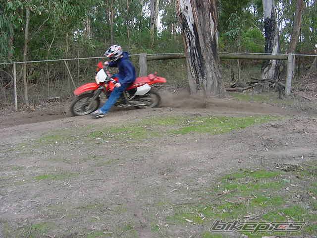 2000 HONDA XR 400 | Picture 4768 motorcycle photo