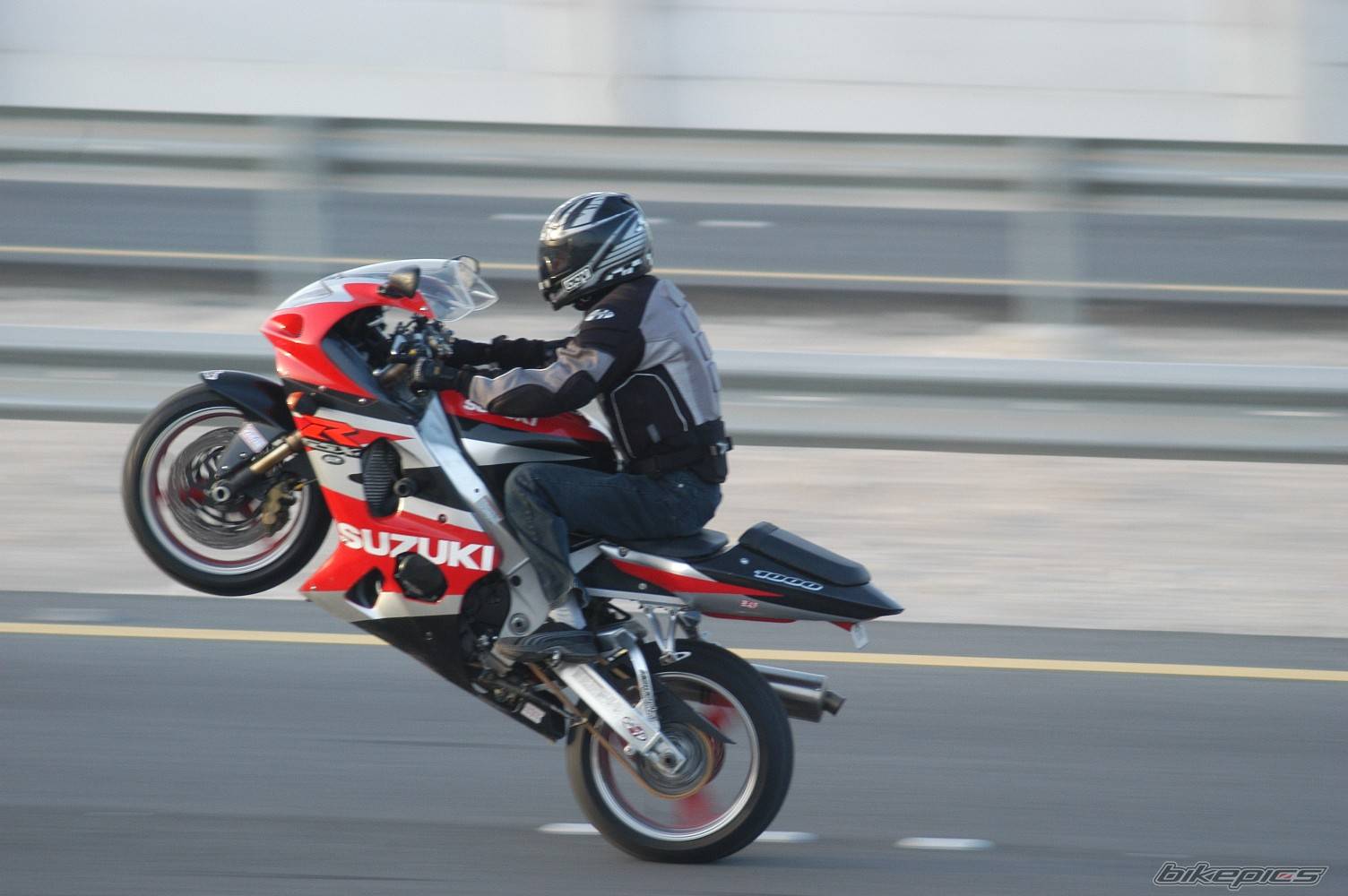 2002 SUZUKI GSX R 1000 | Picture 478445 motorcycle photo