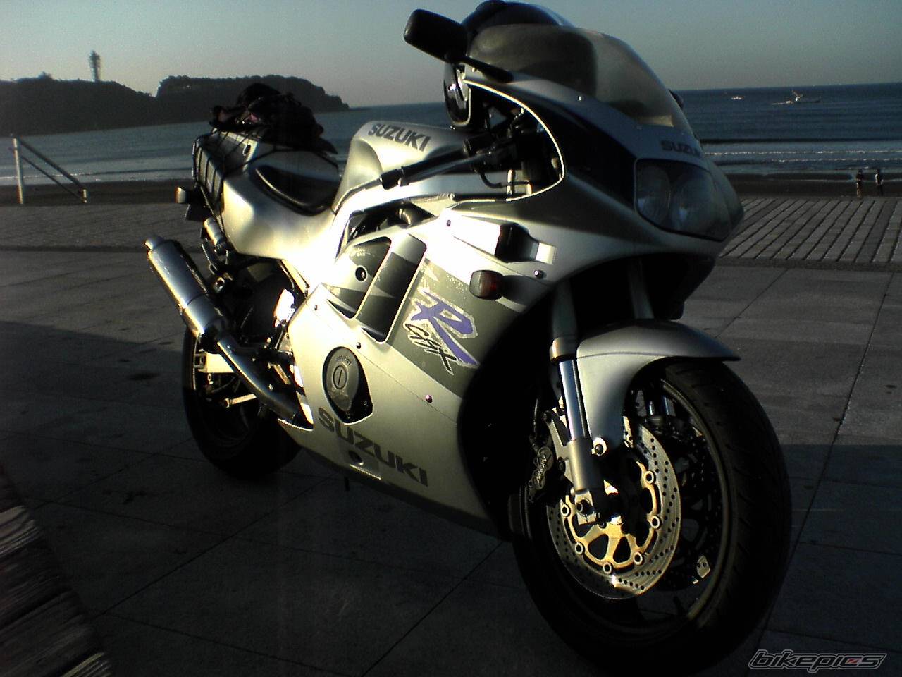 1996 SUZUKI GSX R 400 | Picture 480298 motorcycle photo
