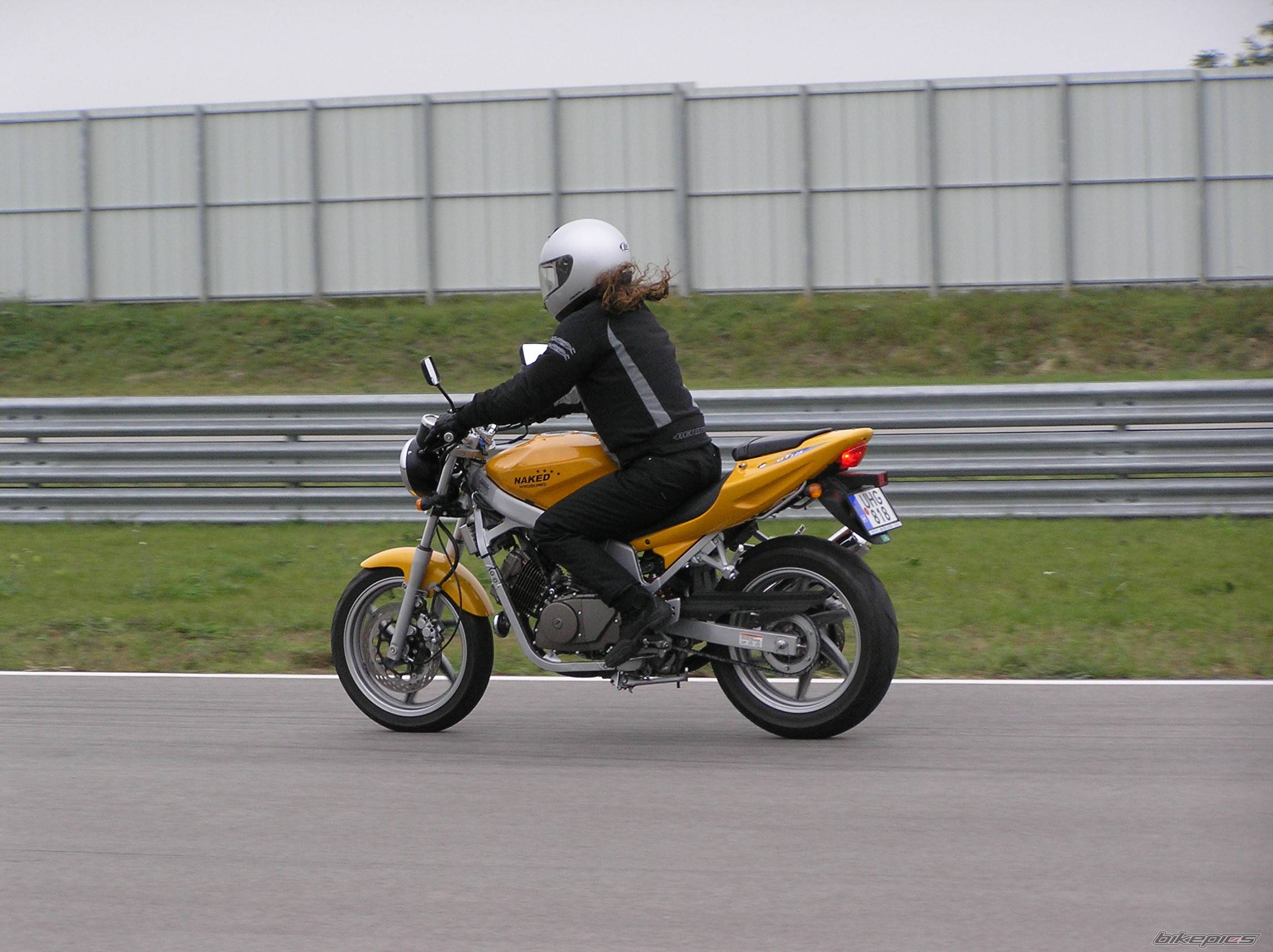 2005 HYOSUNG GT 125 COMET | Picture 484979 motorcycle photo