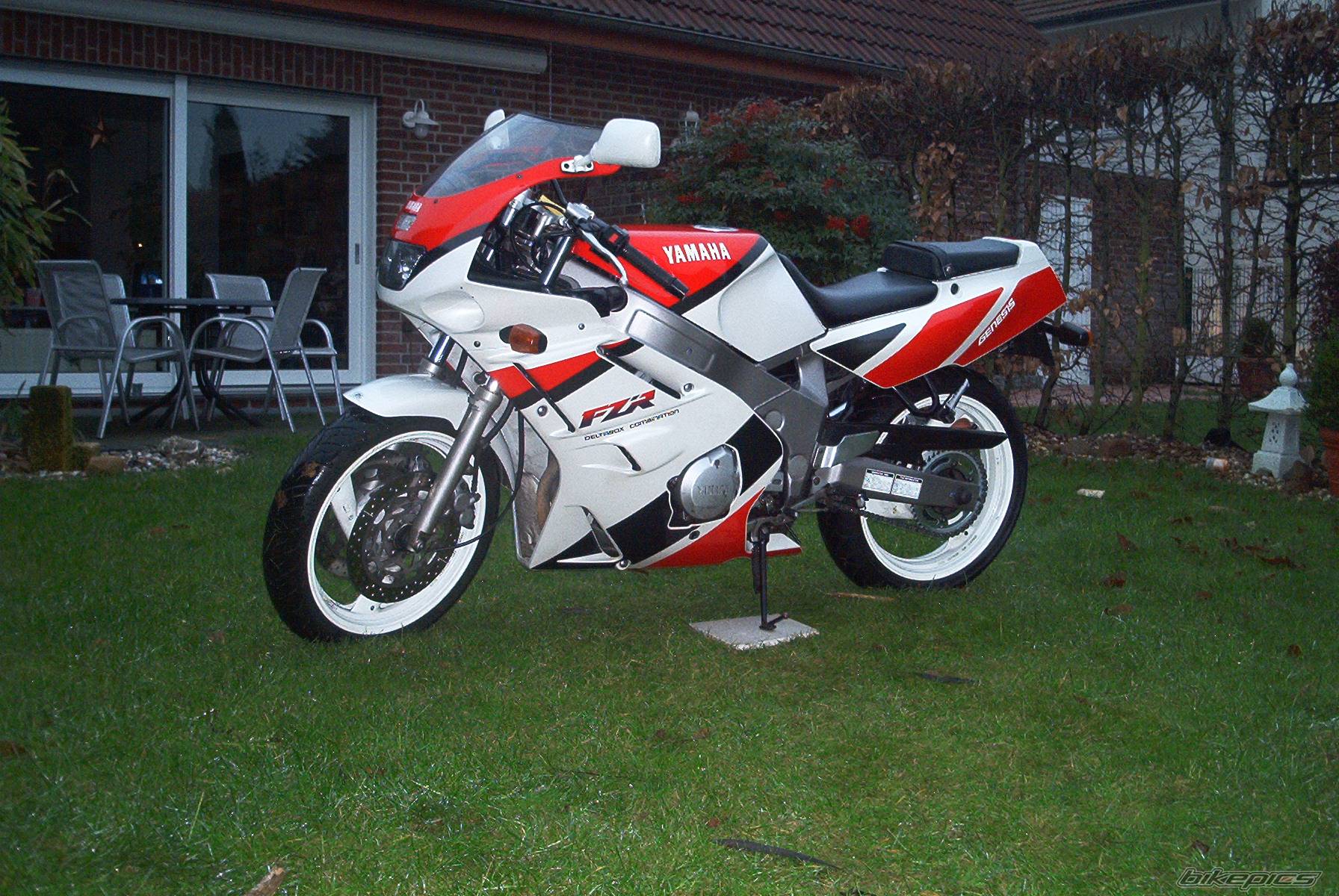 1991 YAMAHA FZR 600 | Picture 486128 motorcycle photo