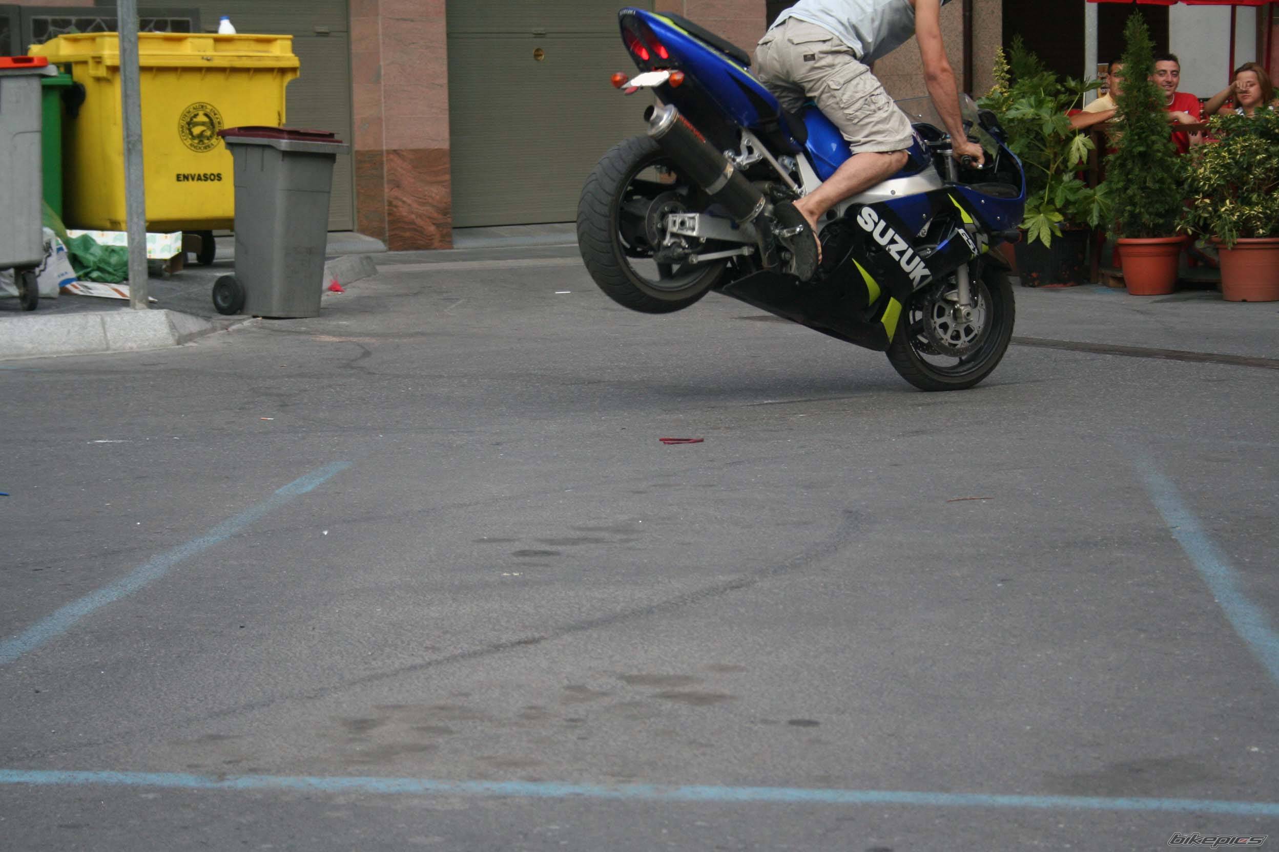 2002 SUZUKI GSX R 600 | Picture 493929 motorcycle photo