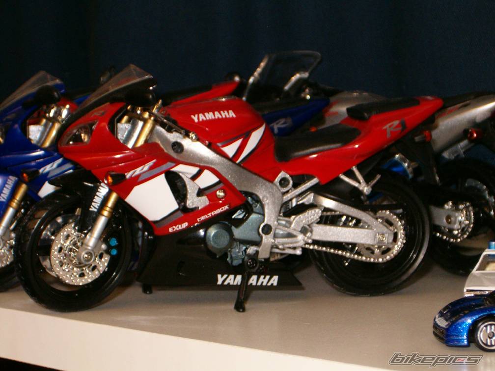 2001 YAMAHA YZF R1 | Picture 502216 motorcycle photo