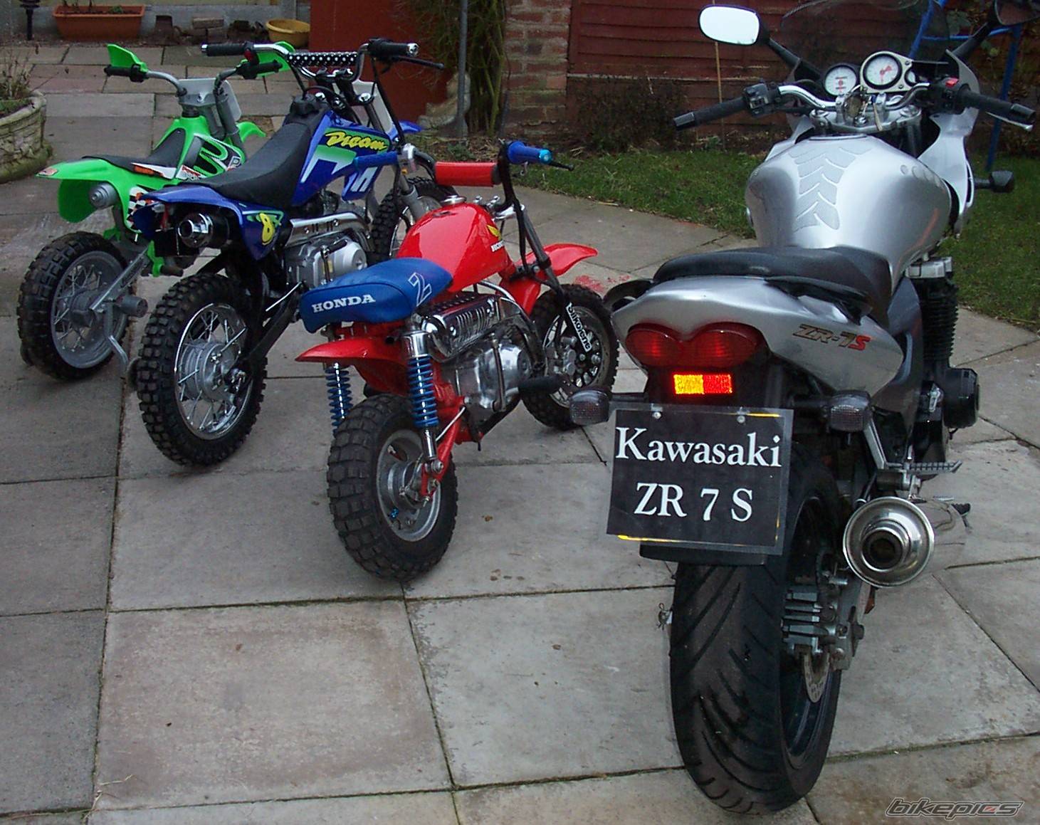 2002 KAWASAKI ZR 7 | Picture 512756 motorcycle photo