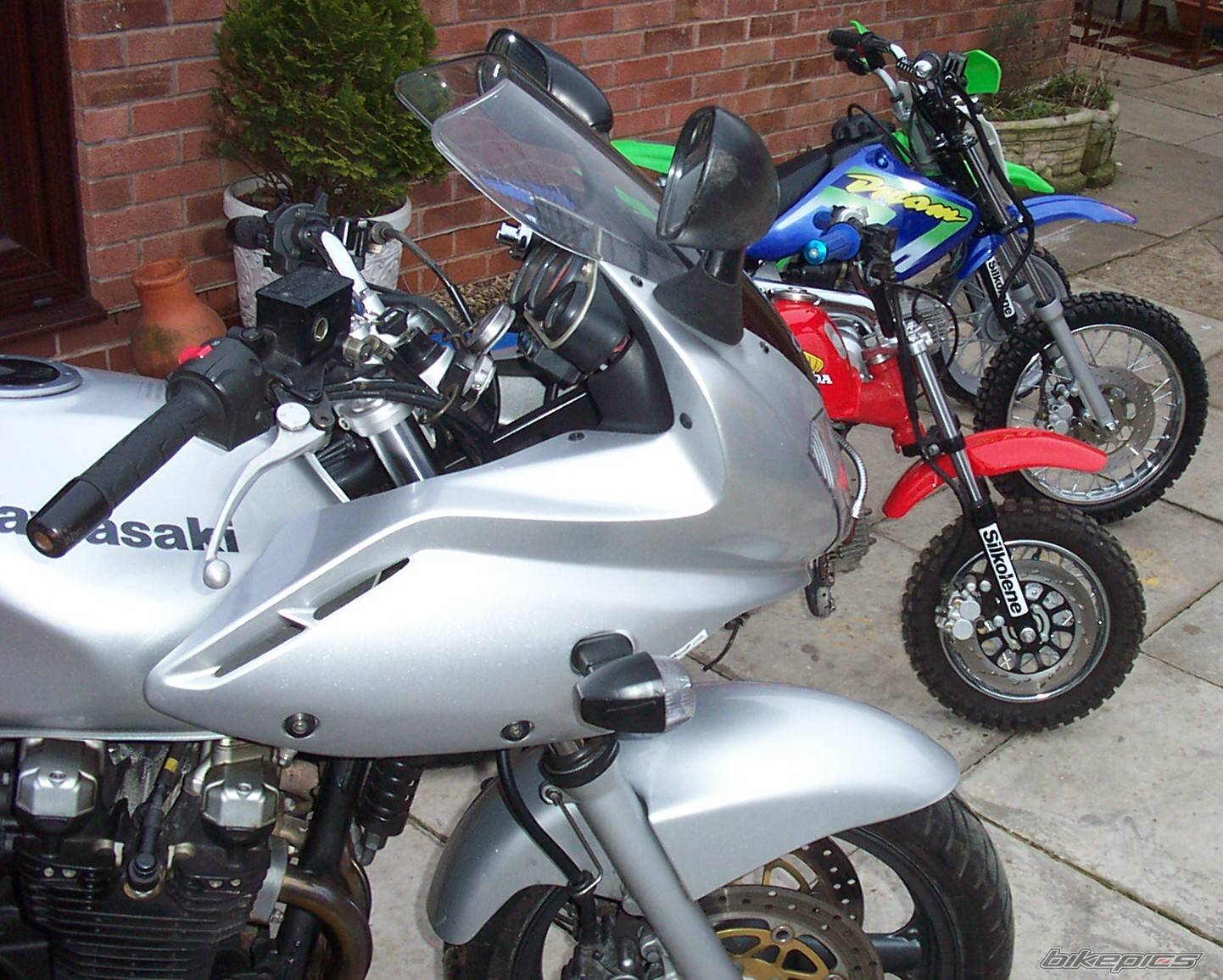 2002 KAWASAKI ZR 7 | Picture 512761 motorcycle photo