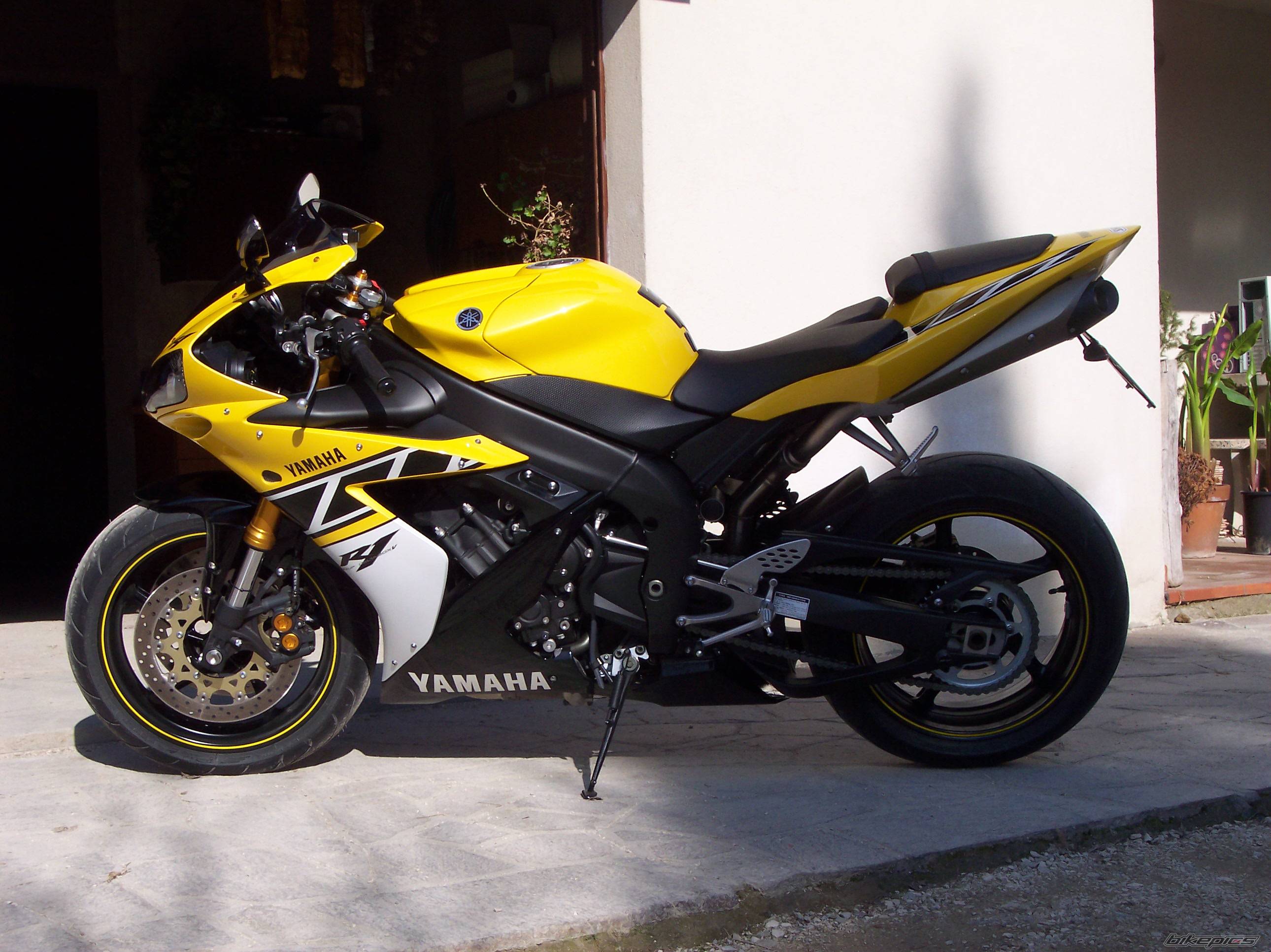 2006 YAMAHA YZF R1 | Picture 517280 motorcycle photo