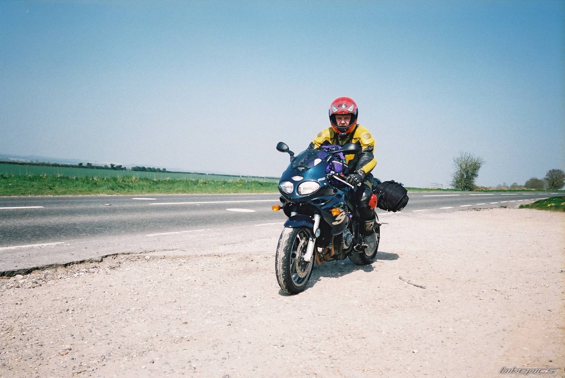 2000 TRIUMPH SPRINT RS | Picture 52922 motorcycle photo