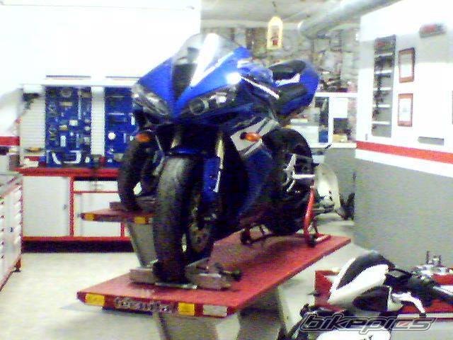 2004 YAMAHA YZF R1 | Picture 532277 motorcycle photo