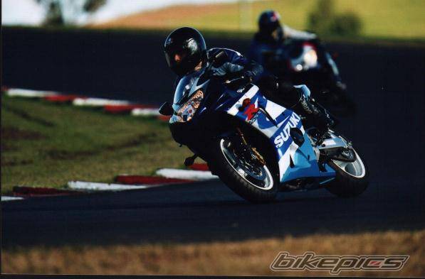 2001 SUZUKI GSX R 1000 | Picture 5357 motorcycle photo