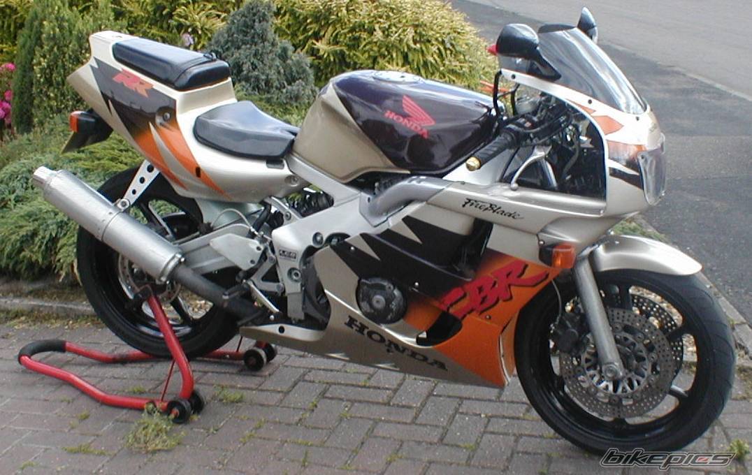 1991 HONDA CBR 400 | Picture 536165 motorcycle photo