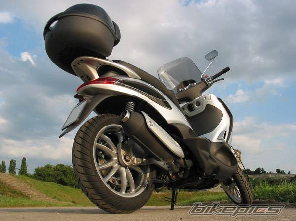 2004 PIAGGIO BEVERLY 200 | Picture 536424 motorcycle photo