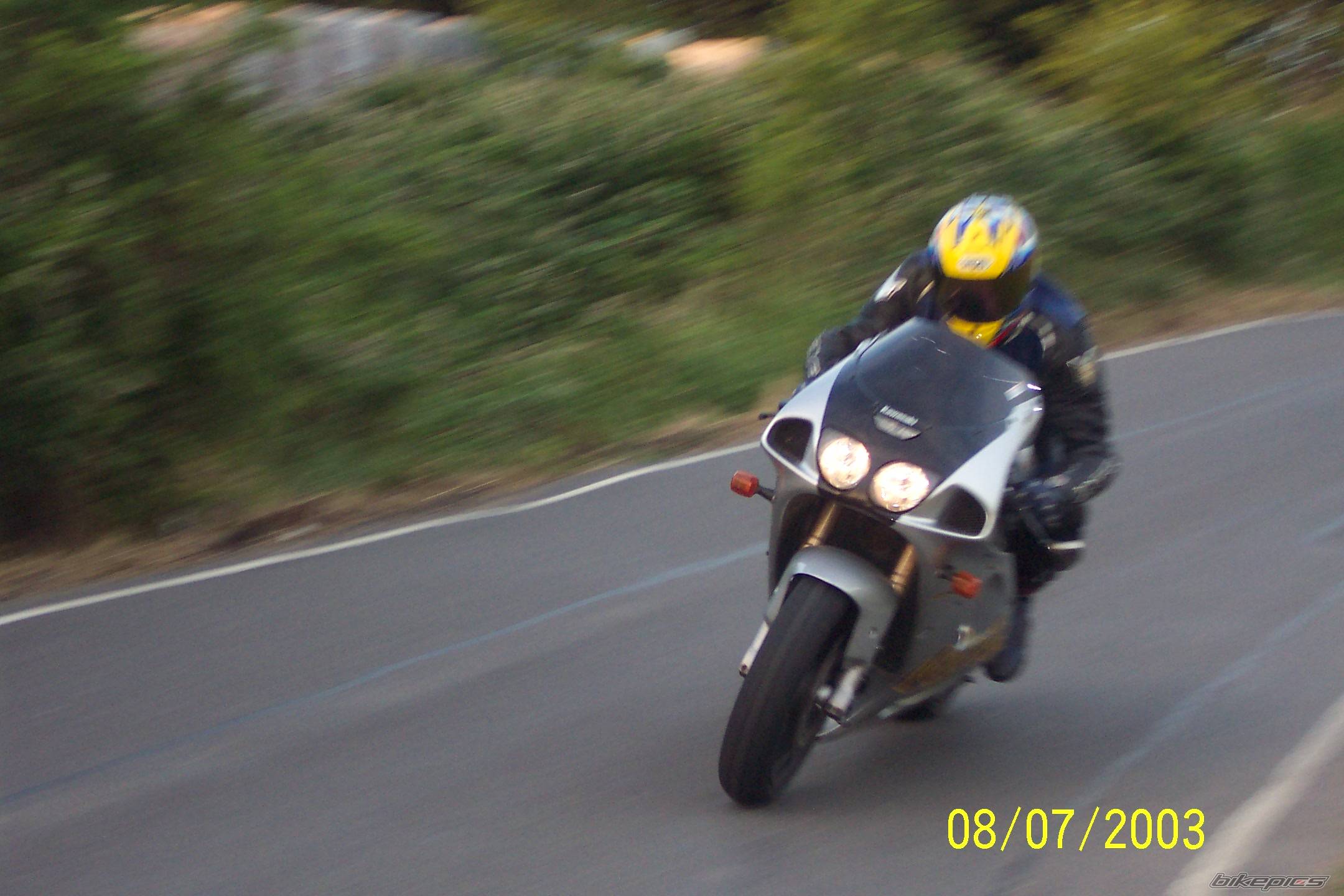 1995 KAWASAKI ZXR 750 | Picture 54424 motorcycle photo