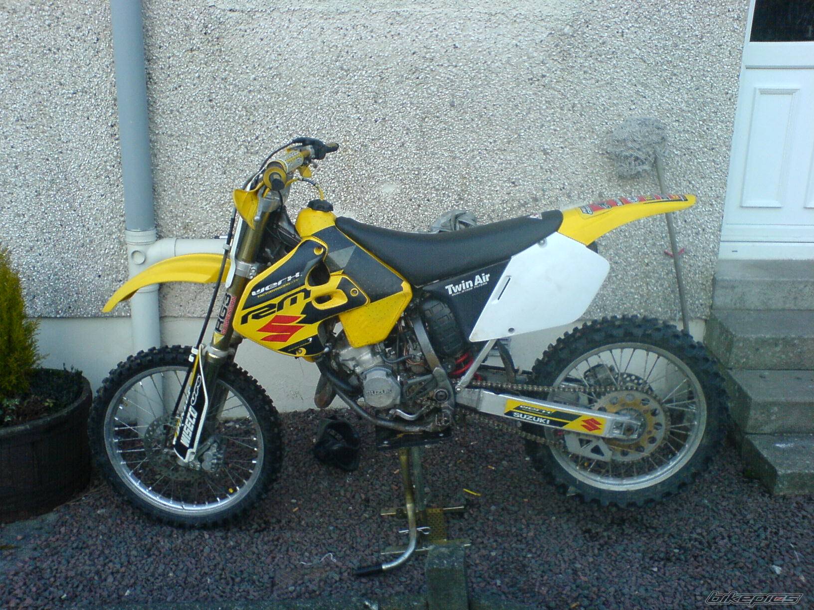 2000 SUZUKI RM 125 | Picture 545953 motorcycle photo