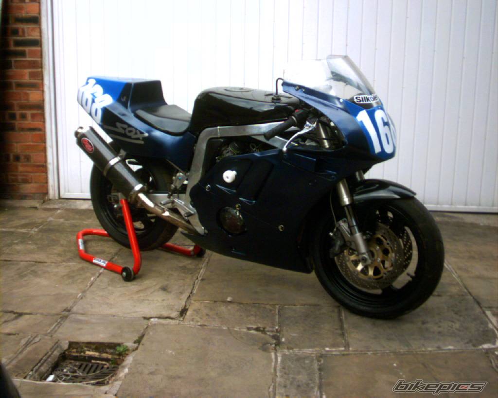 1993 SUZUKI GSX R 400 | Picture 546041 motorcycle photo