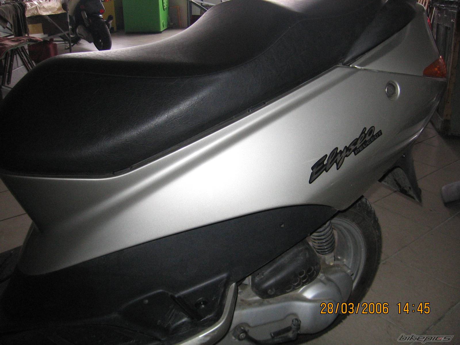 2003 PEUGEOT SPEEDFIGHT | Picture 551168 motorcycle photo