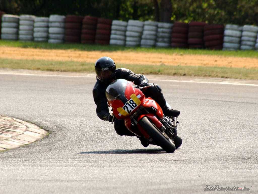 2002 DUCATI 900 SS | Picture 55352 motorcycle photo