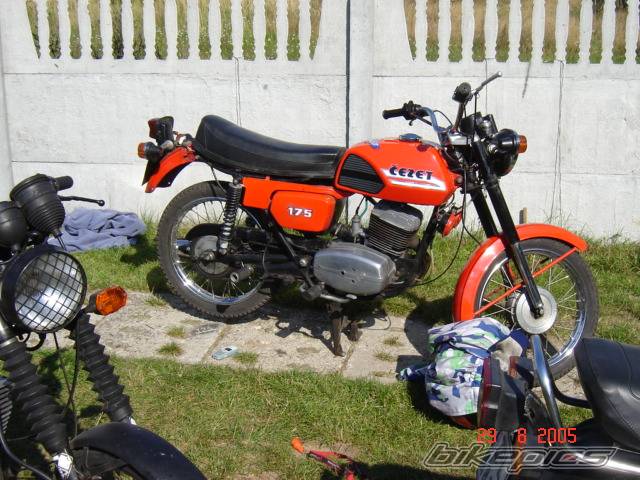 1989 CZ 175 | Picture 556337 motorcycle photo
