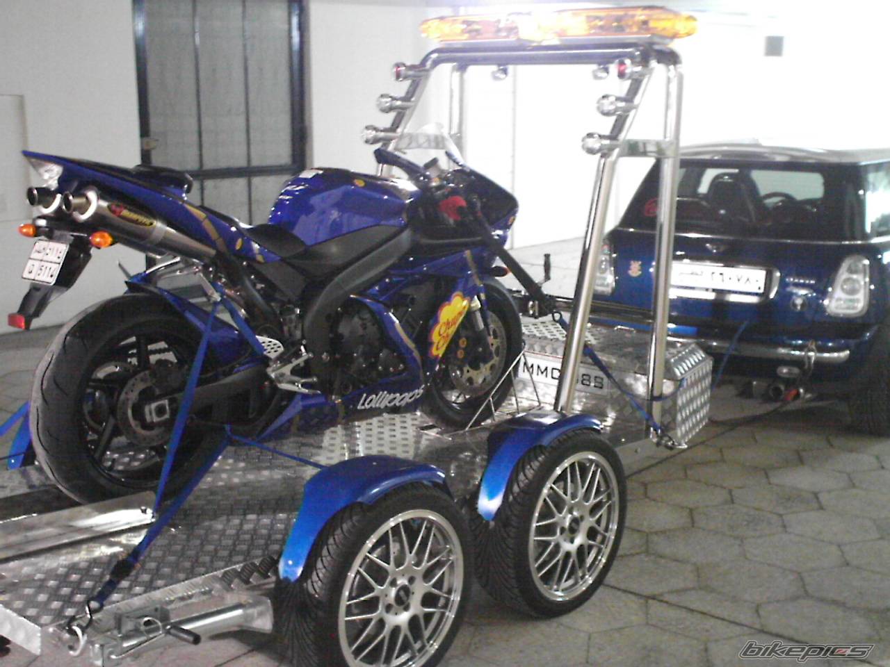 2005 YAMAHA YZF R1 | Picture 560000 motorcycle photo