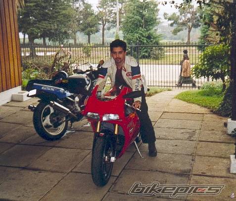 1989 SUZUKI GSX R 400 | Picture 5613 motorcycle photo