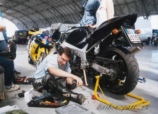2001 SUZUKI GSX R 600 | Picture 56841 motorcycle photo