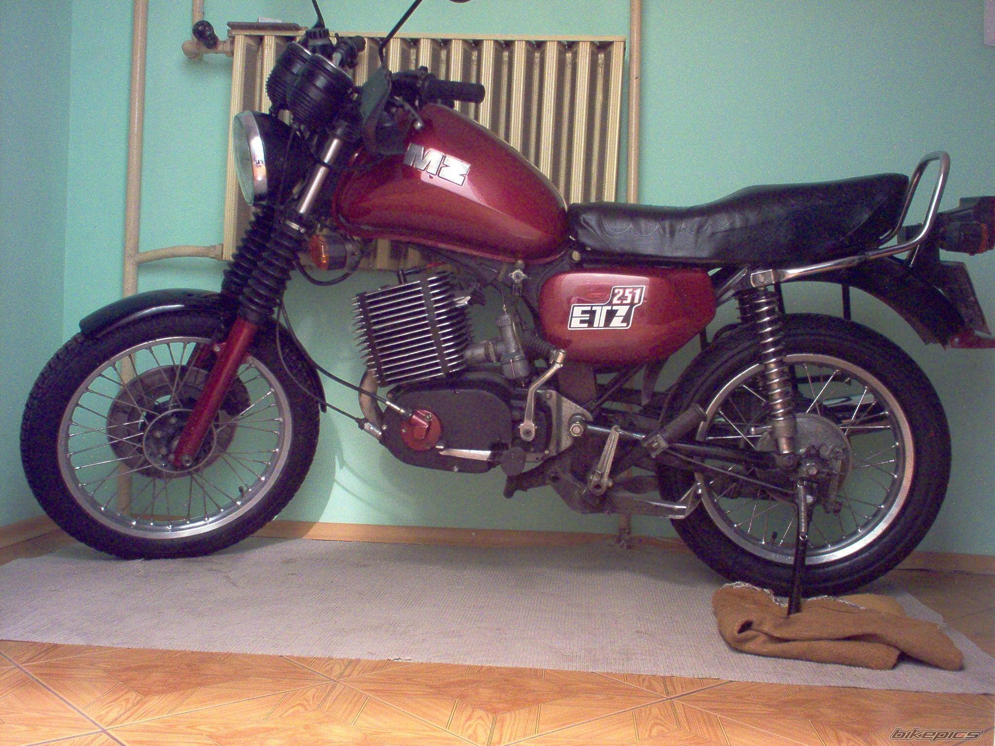 1990 MZ ETZ 251 | Picture 575805 motorcycle photo