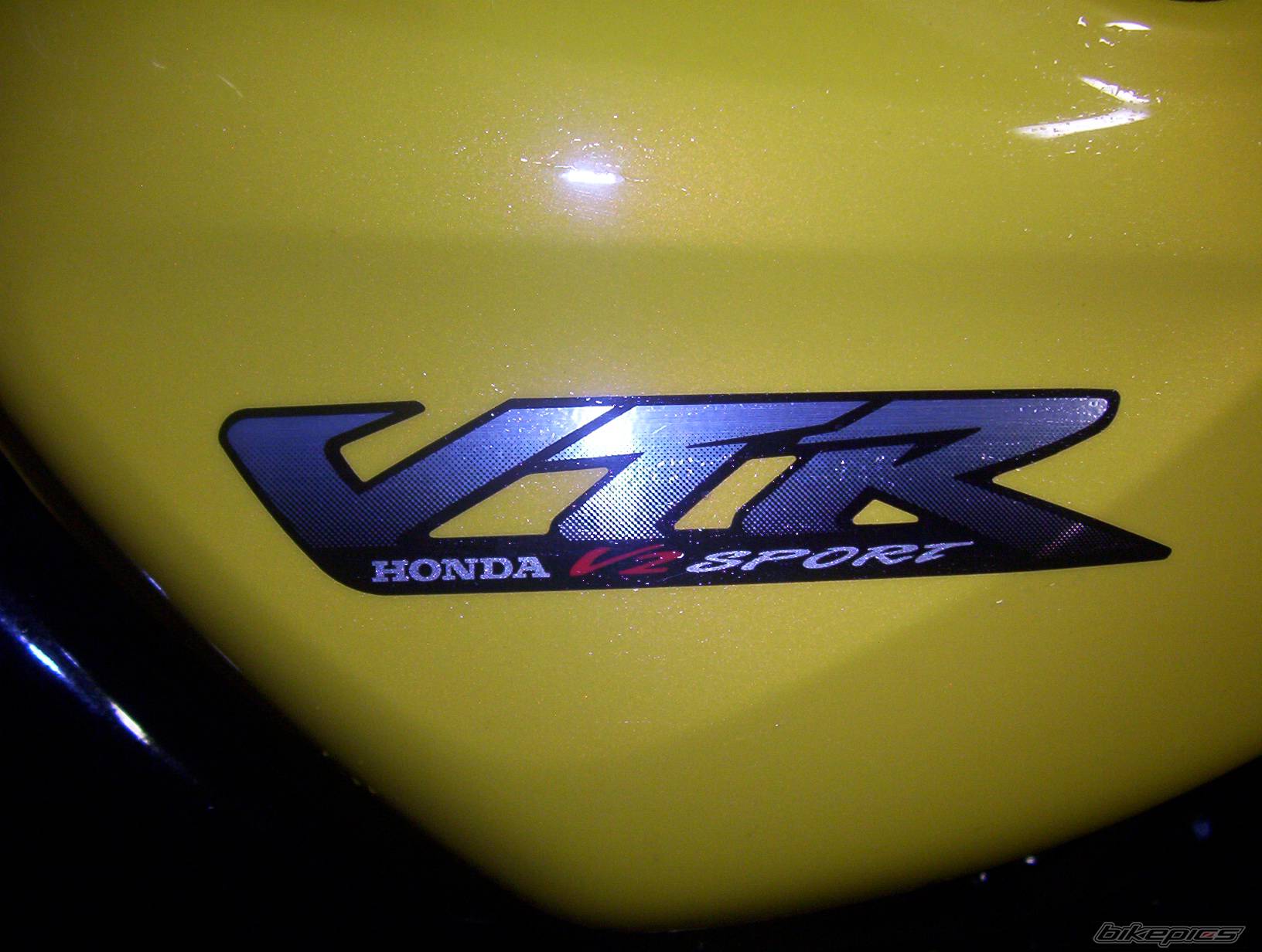 2001 HONDA VTR 250 | Picture 585927 motorcycle photo