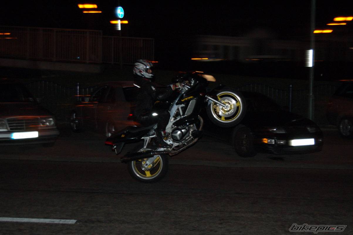 1998 HONDA VTR 1000 | Picture 587601 motorcycle photo