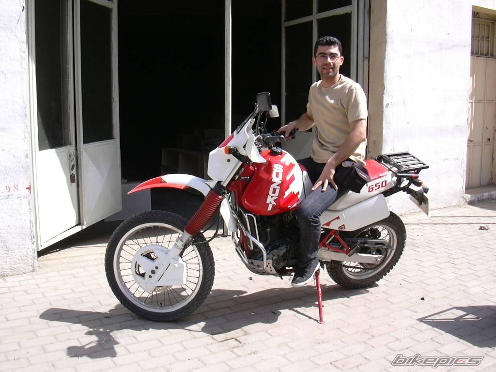 1991 SUZUKI DR 650 | Picture 590001 motorcycle photo