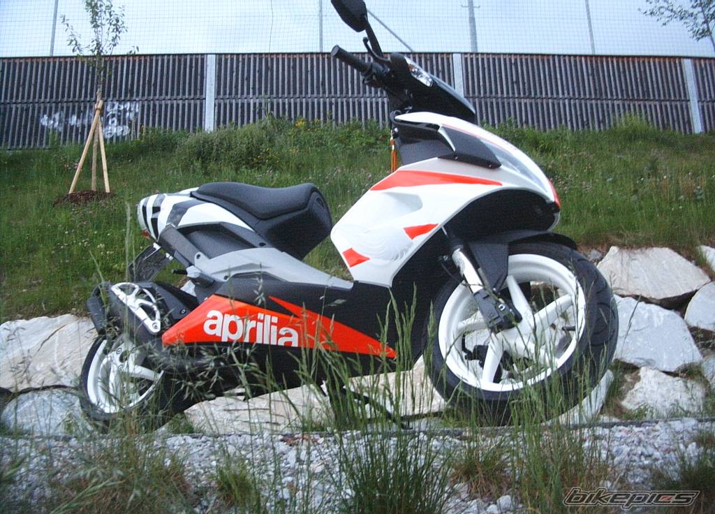 2005 APRILIA SR 50 | Picture 591055 motorcycle photo