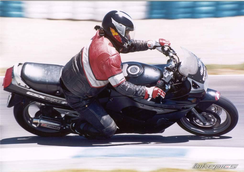 1990 SUZUKI GSX 750F | Picture 60119 motorcycle photo