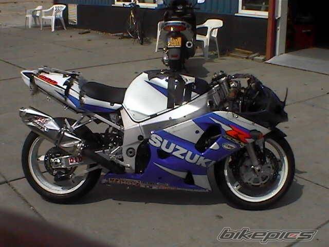 2001 SUZUKI GSX R 600 | Picture 6046 motorcycle photo