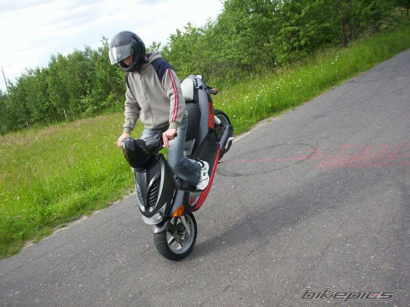 1999 APRILIA SR 50 | Picture 605202 motorcycle photo