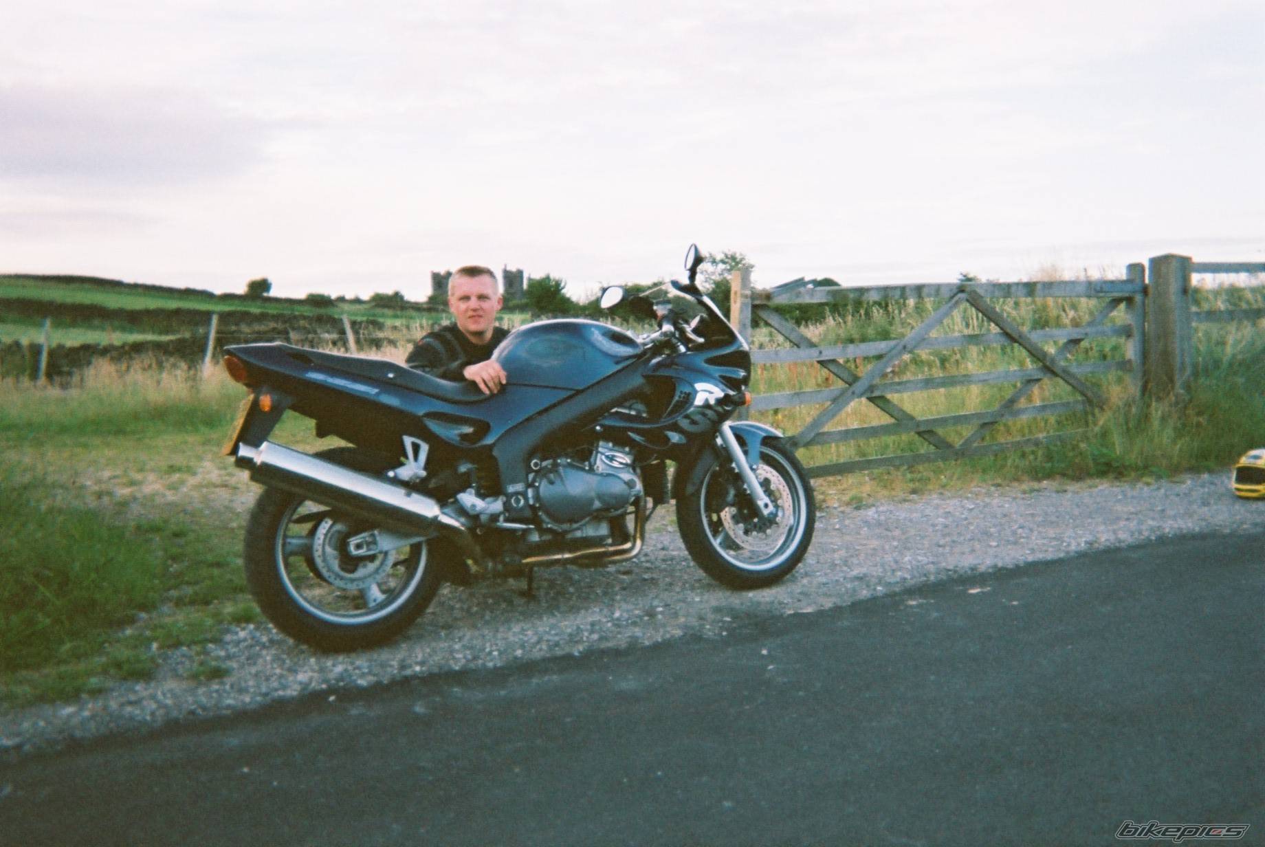2000 TRIUMPH SPRINT RS | Picture 60705 motorcycle photo