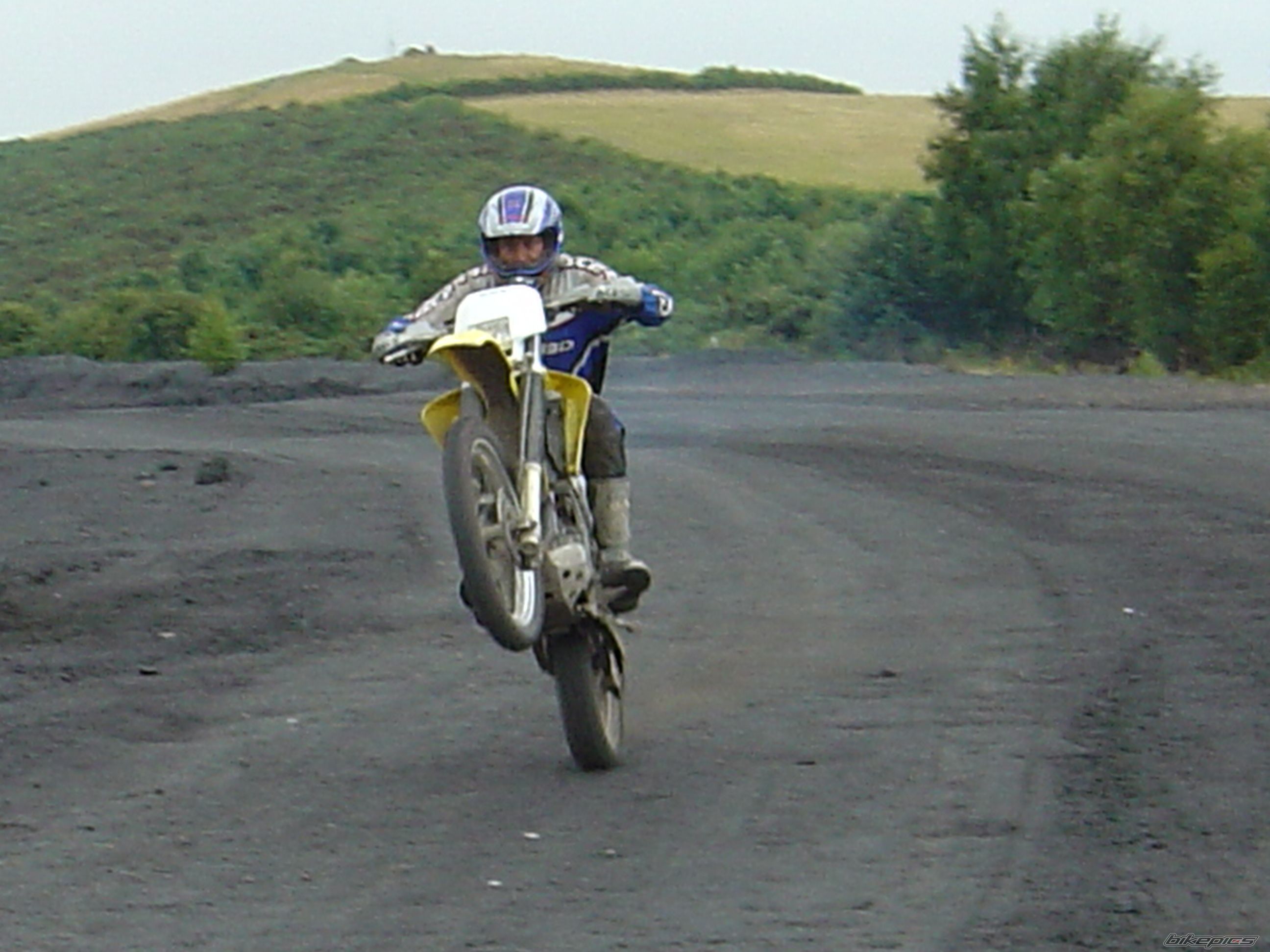 2001 SUZUKI DRZ 400 | Picture 610317 motorcycle photo