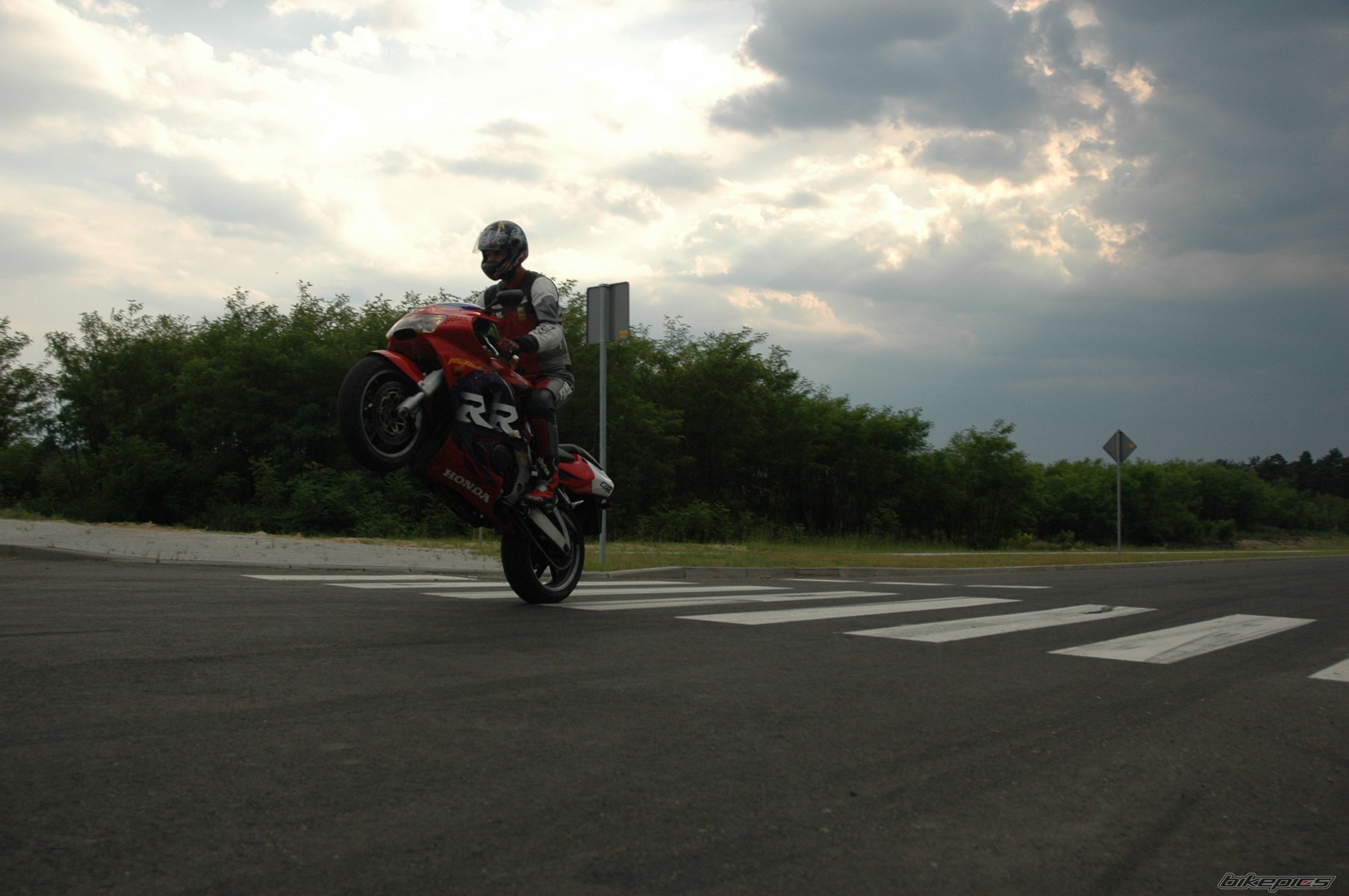 1998 HONDA CBR 900 | Picture 611205 motorcycle photo
