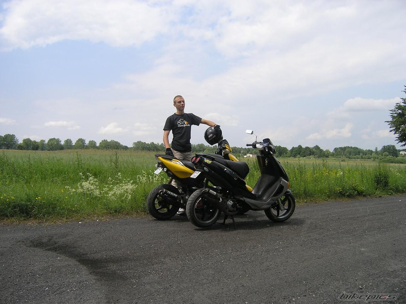 2004 YAMAHA AEROX 50 | Picture 622125 motorcycle photo