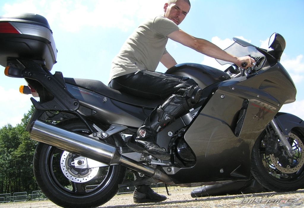 1996 HONDA CBR 1100 BLACKBIRD | Picture 625304 motorcycle photo