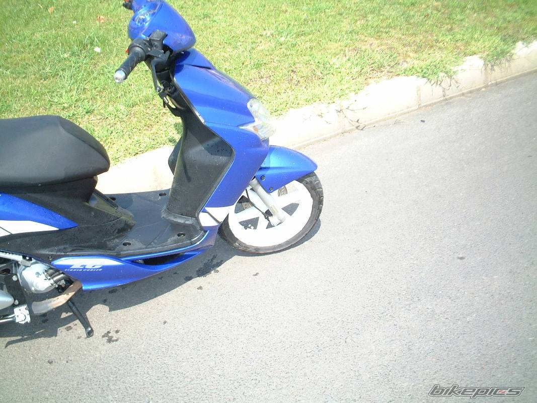 2002 YAMAHA JOG | Picture 62646 motorcycle photo