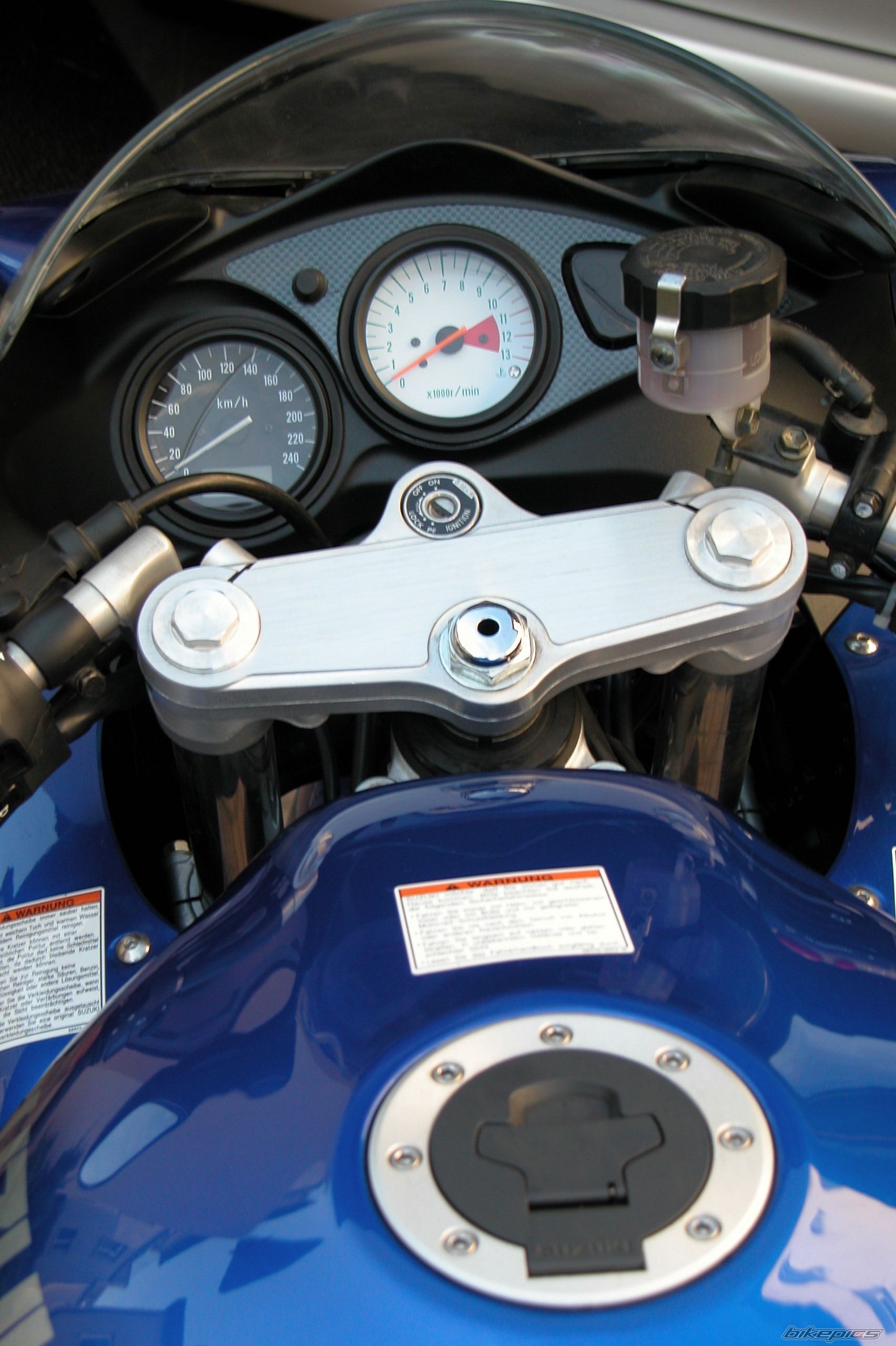 2001 SUZUKI SV 650S | Picture 628398 motorcycle photo
